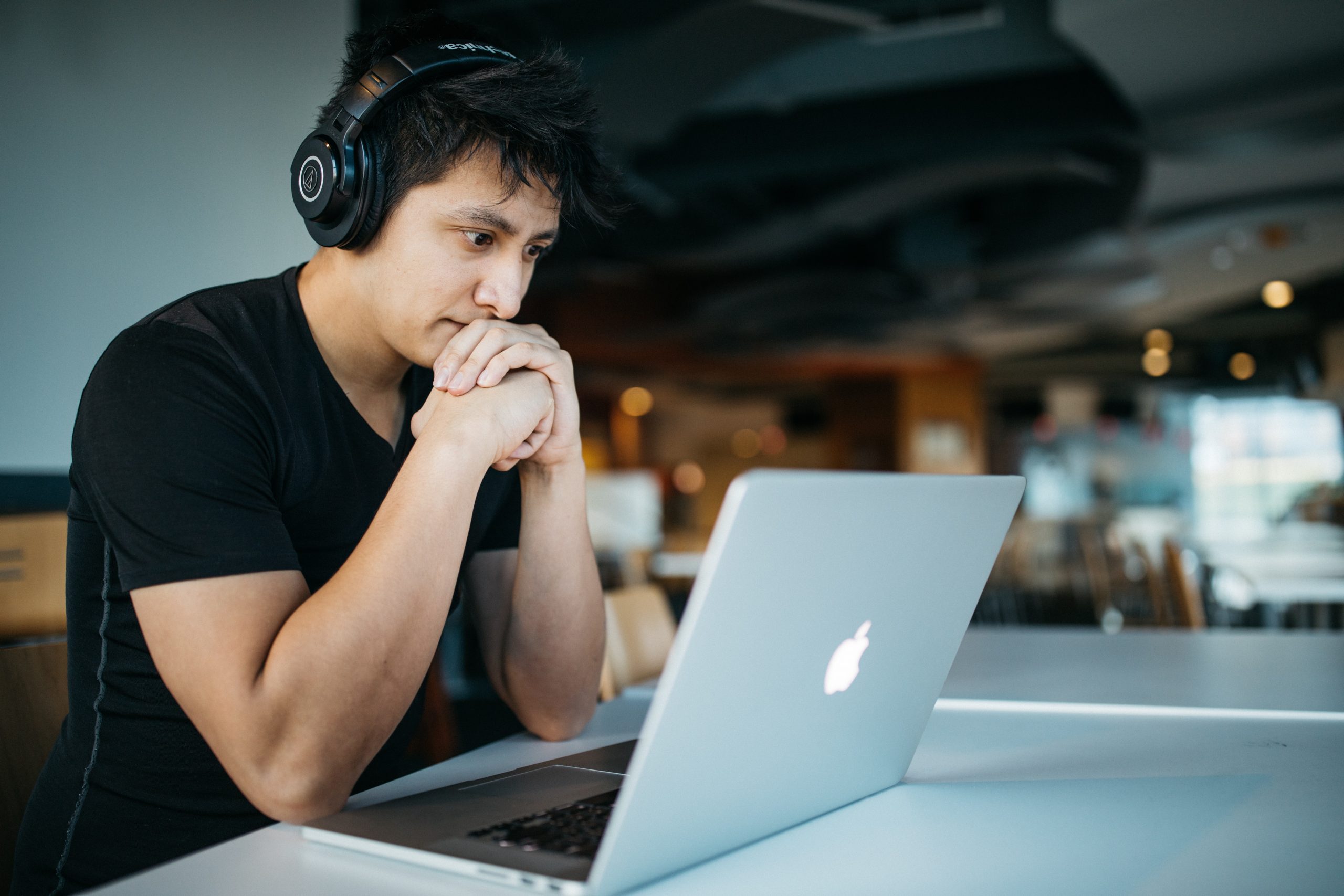 7 Questions You Must Ask Yourself to Know if Online Education is Worth It
